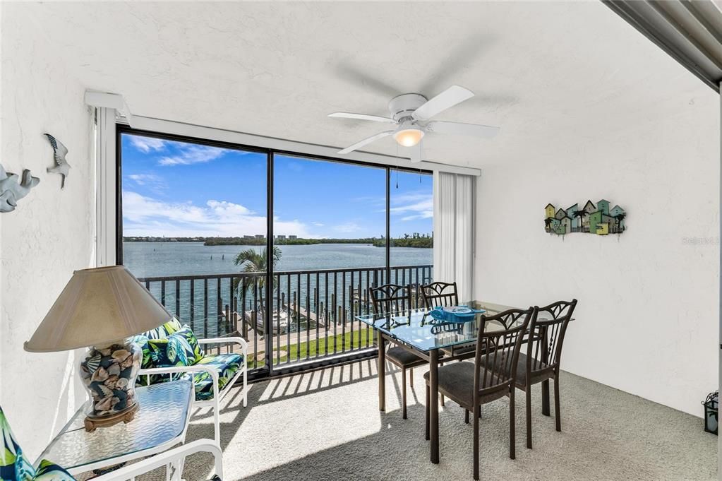 For Sale: $529,000 (2 beds, 2 baths, 1093 Square Feet)