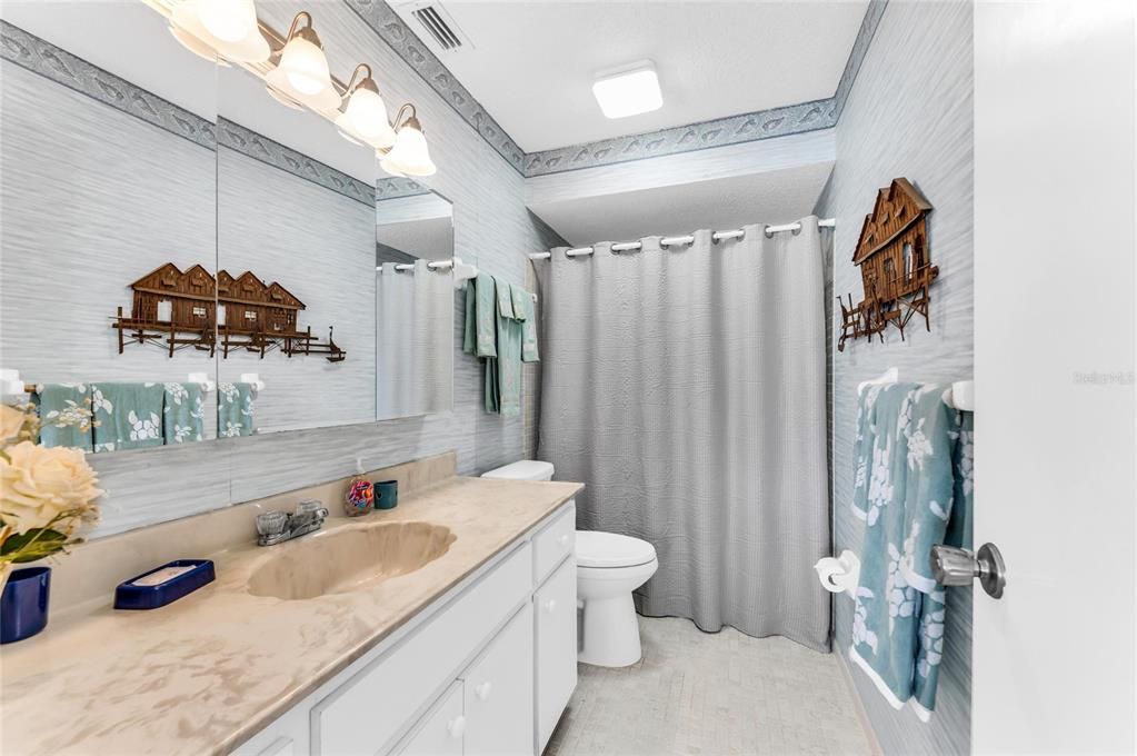 For Sale: $529,000 (2 beds, 2 baths, 1093 Square Feet)