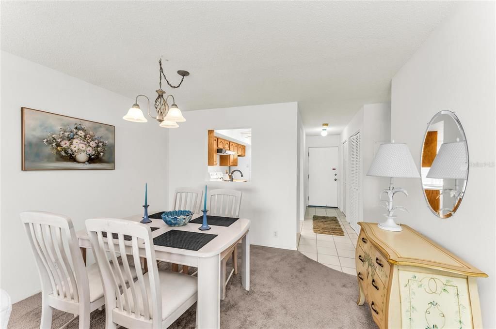For Sale: $529,000 (2 beds, 2 baths, 1093 Square Feet)
