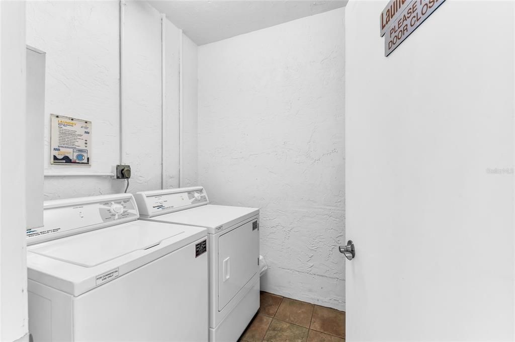 For Sale: $529,000 (2 beds, 2 baths, 1093 Square Feet)