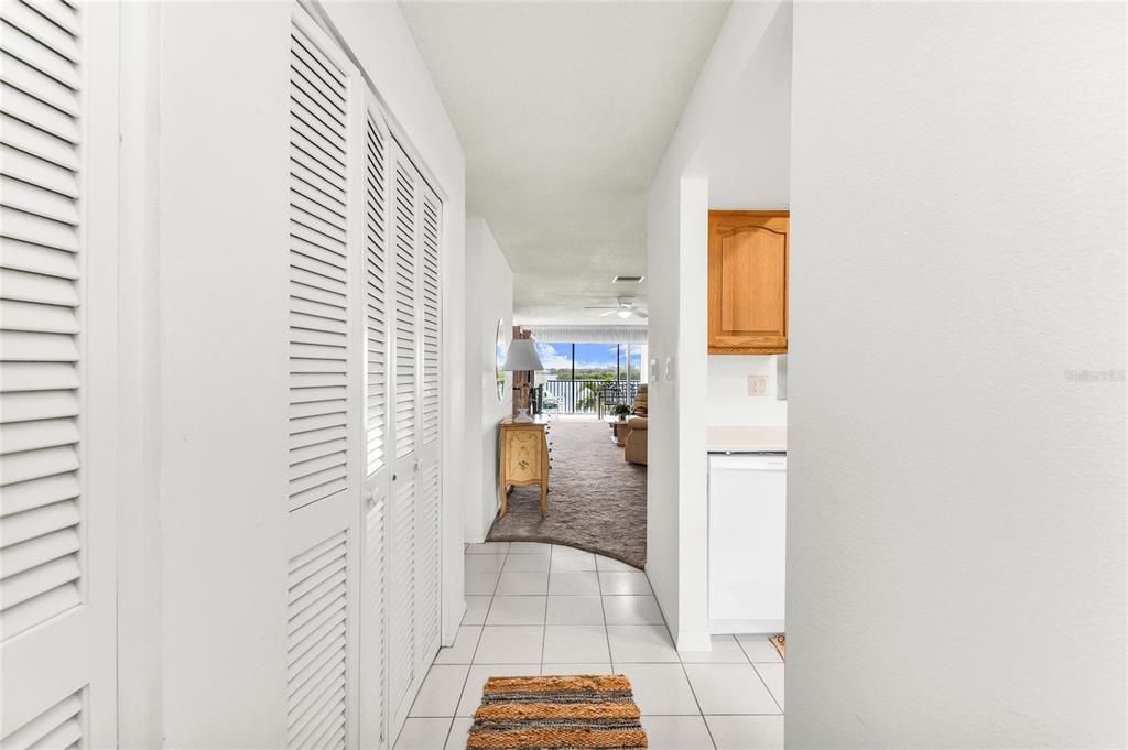 For Sale: $529,000 (2 beds, 2 baths, 1093 Square Feet)