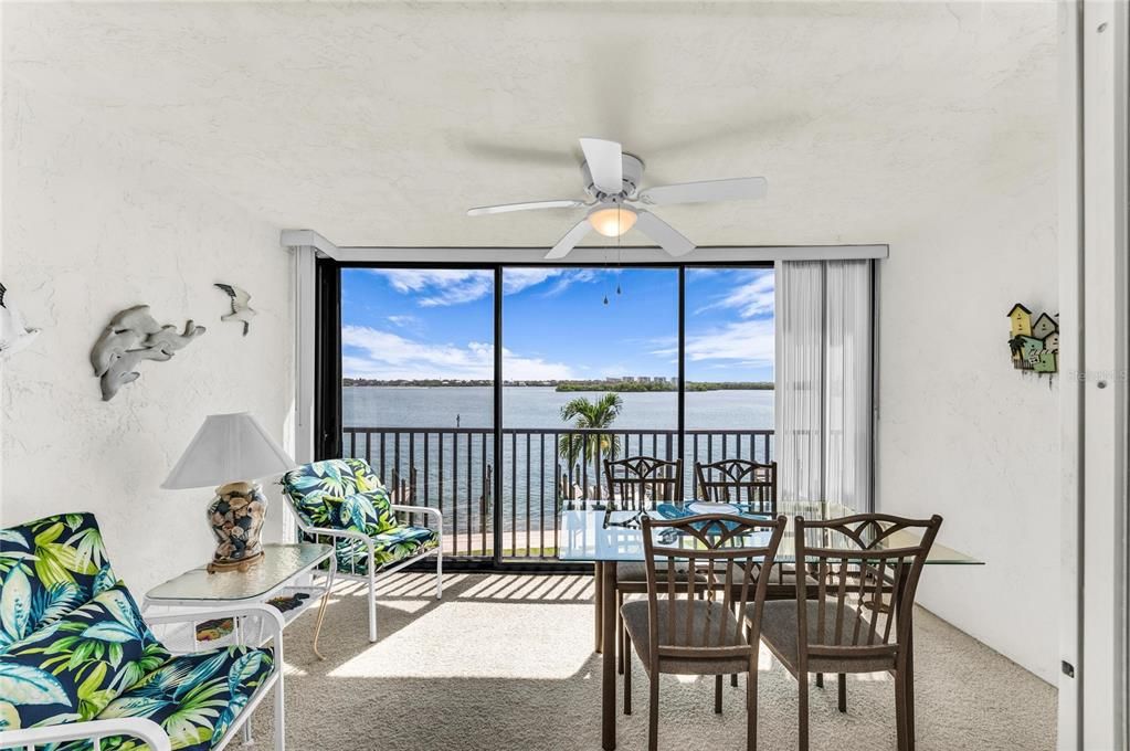For Sale: $529,000 (2 beds, 2 baths, 1093 Square Feet)