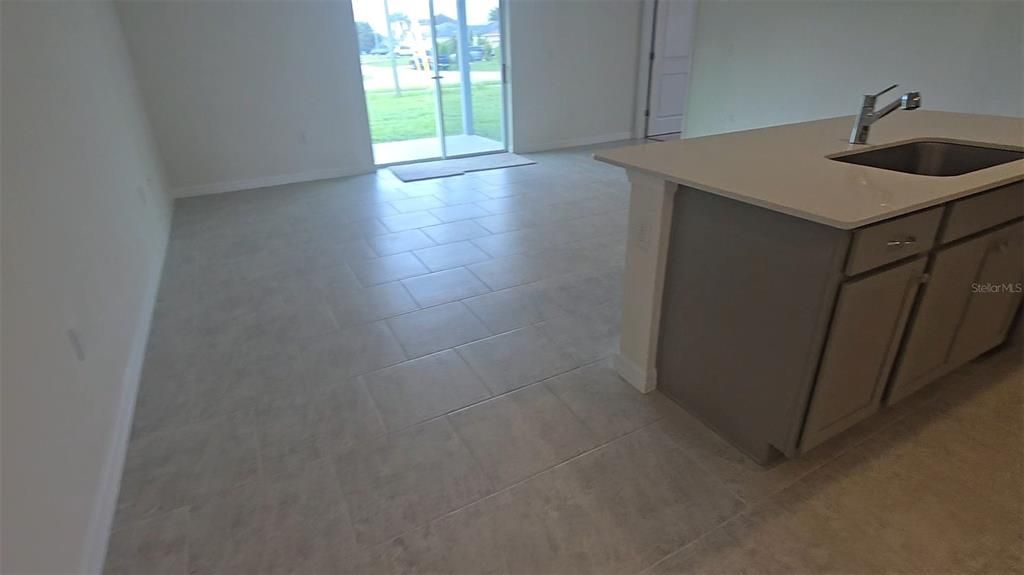 Active With Contract: $317,718 (4 beds, 2 baths, 1806 Square Feet)