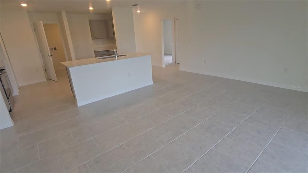 Active With Contract: $317,718 (4 beds, 2 baths, 1806 Square Feet)