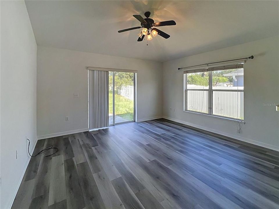 For Sale: $299,990 (4 beds, 2 baths, 2010 Square Feet)