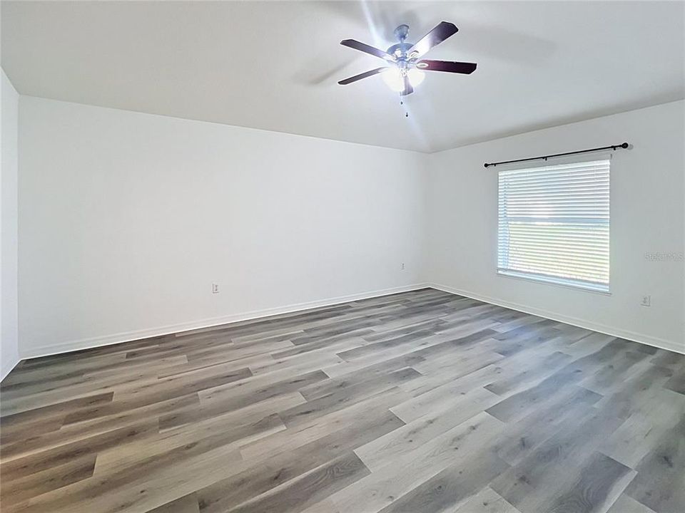 For Sale: $299,990 (4 beds, 2 baths, 2010 Square Feet)