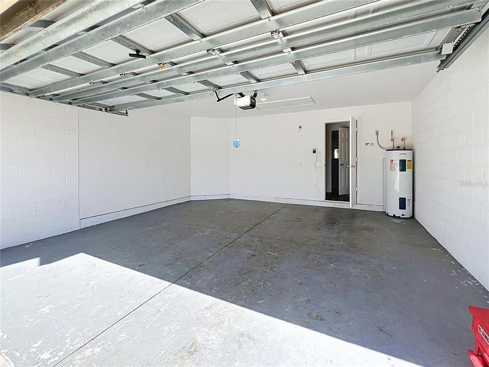 For Sale: $299,990 (4 beds, 2 baths, 2010 Square Feet)