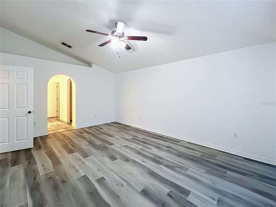 For Sale: $299,990 (4 beds, 2 baths, 2010 Square Feet)
