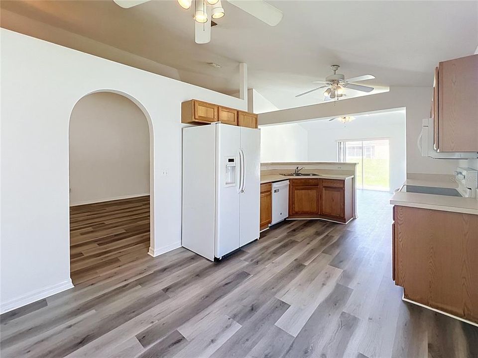 For Sale: $299,990 (4 beds, 2 baths, 2010 Square Feet)
