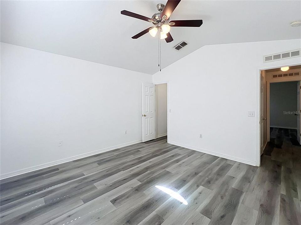 For Sale: $299,990 (4 beds, 2 baths, 2010 Square Feet)