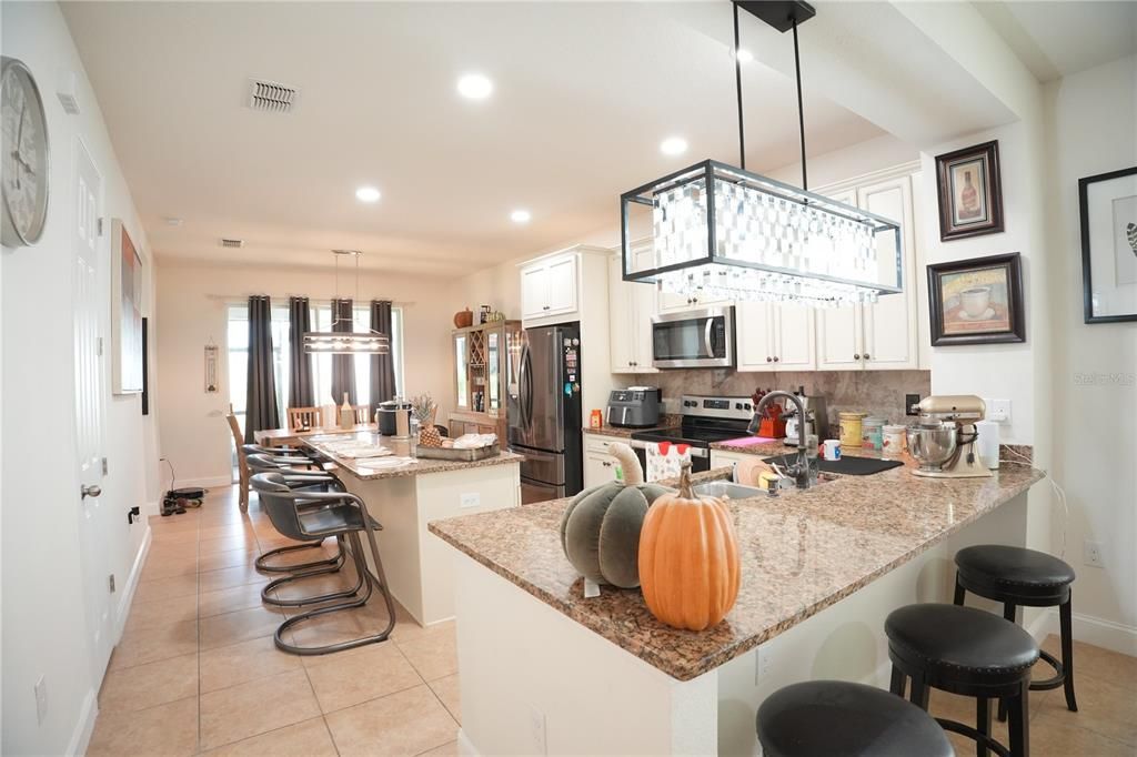 For Sale: $415,000 (3 beds, 2 baths, 1706 Square Feet)