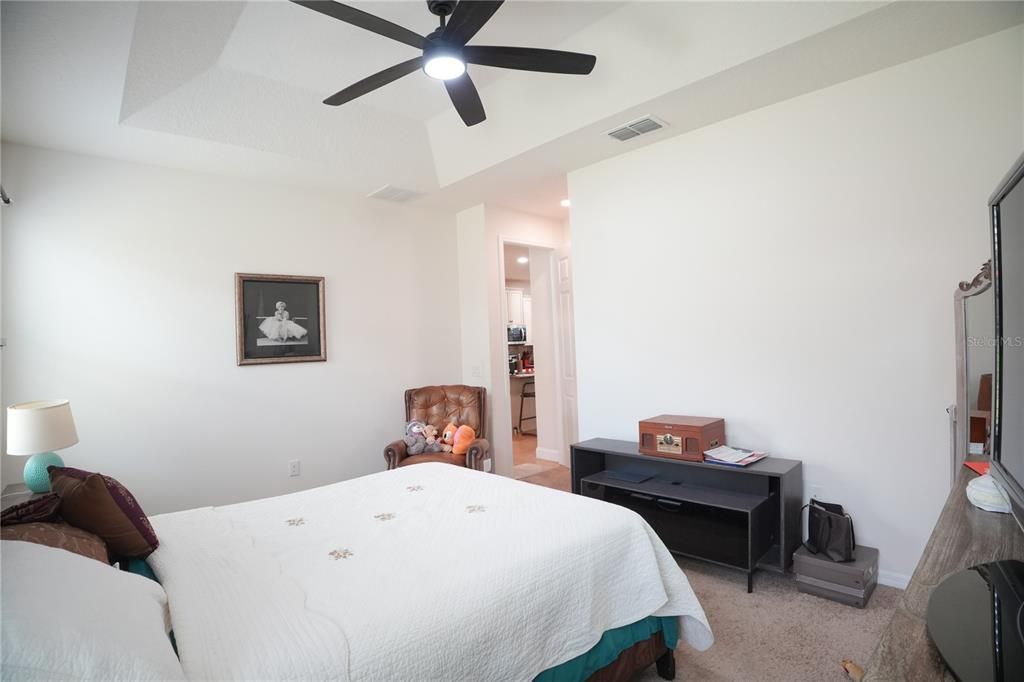 For Sale: $415,000 (3 beds, 2 baths, 1706 Square Feet)