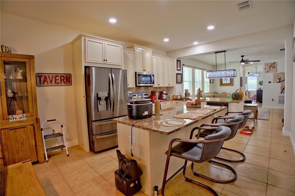 For Sale: $415,000 (3 beds, 2 baths, 1706 Square Feet)