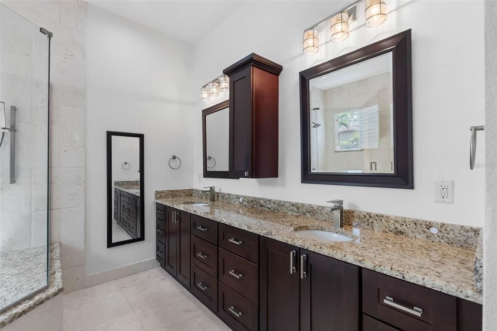 For Sale: $490,000 (4 beds, 2 baths, 2306 Square Feet)