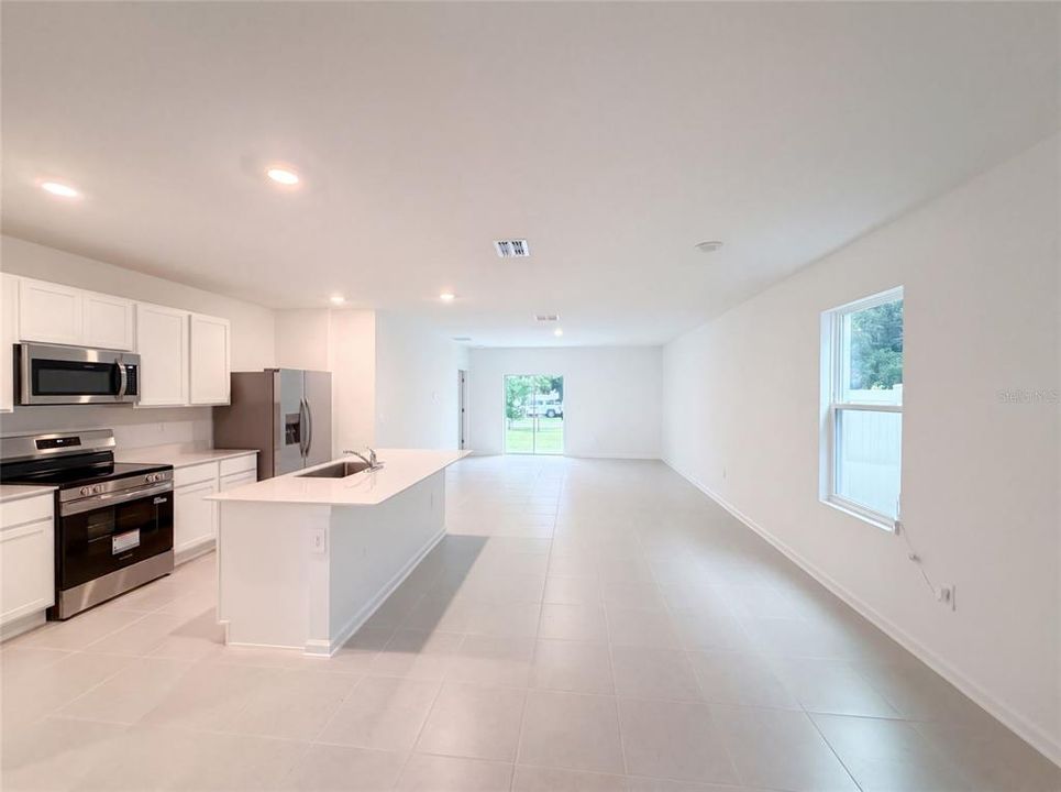 En Venta: $365,000 (5 camas, 2 baños, 2326 Pies cuadrados)