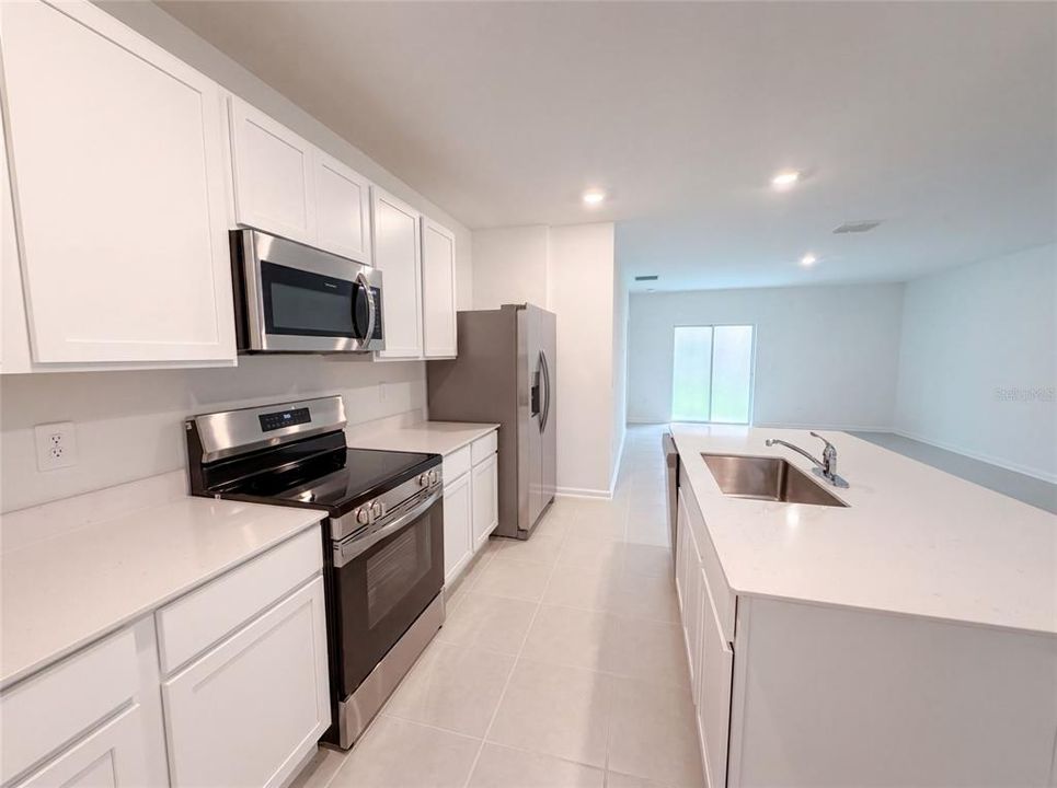 En Venta: $365,000 (5 camas, 2 baños, 2326 Pies cuadrados)