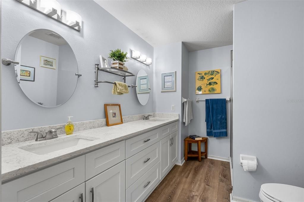 For Sale: $339,900 (3 beds, 2 baths, 1638 Square Feet)