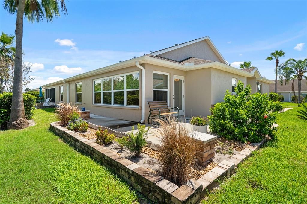 For Sale: $339,900 (3 beds, 2 baths, 1638 Square Feet)
