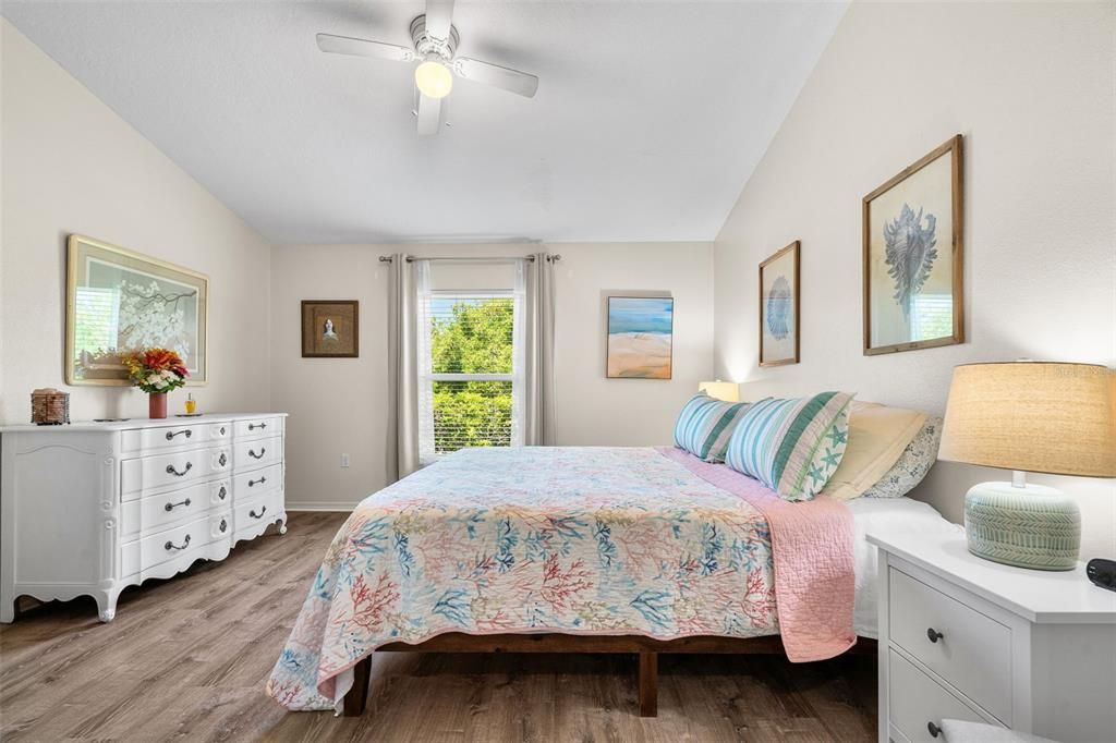 For Sale: $339,900 (3 beds, 2 baths, 1638 Square Feet)