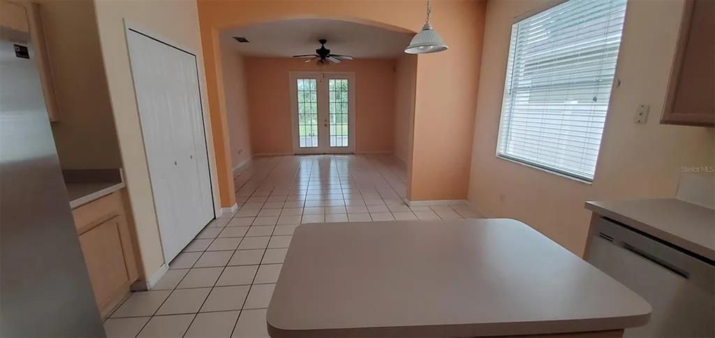 En Renta: $2,795 (4 camas, 2 baños, 1952 Pies cuadrados)
