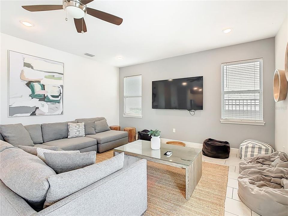 En Venta: $710,000 (5 camas, 5 baños, 2945 Pies cuadrados)