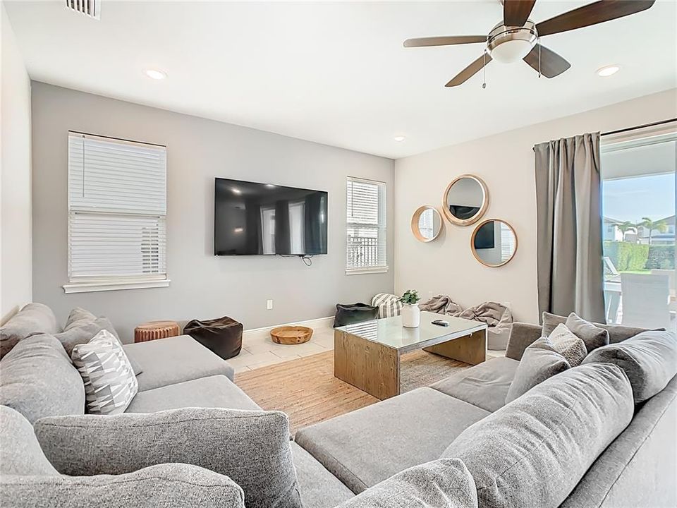 En Venta: $710,000 (5 camas, 5 baños, 2945 Pies cuadrados)
