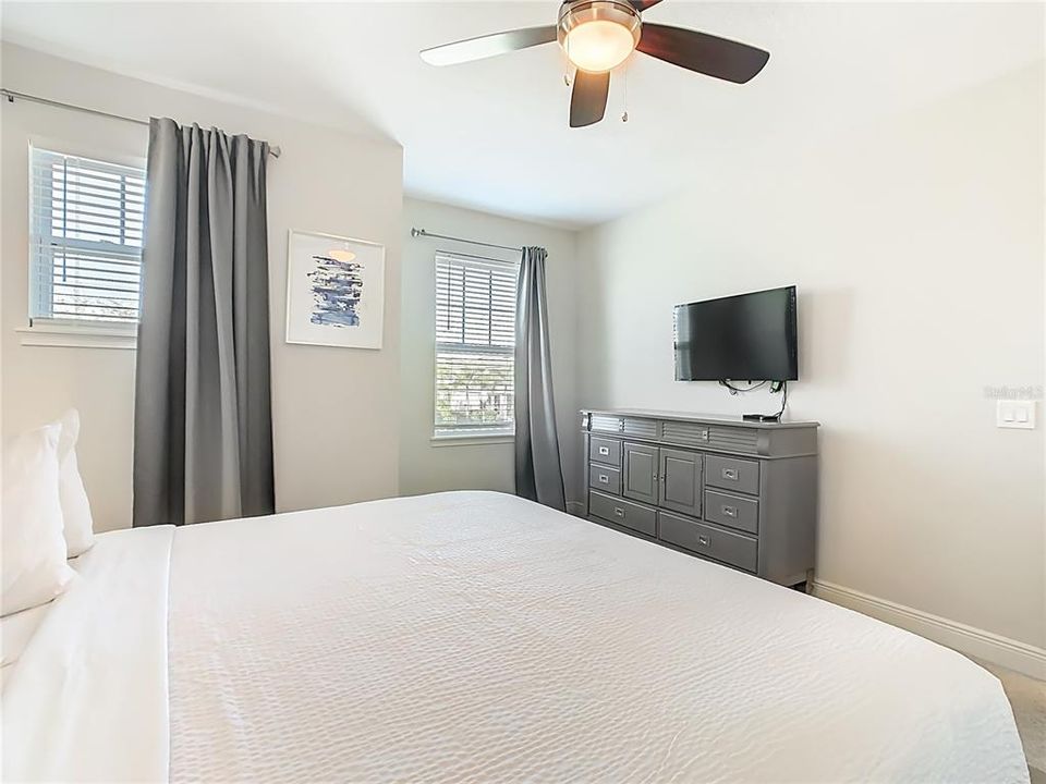 En Venta: $710,000 (5 camas, 5 baños, 2945 Pies cuadrados)