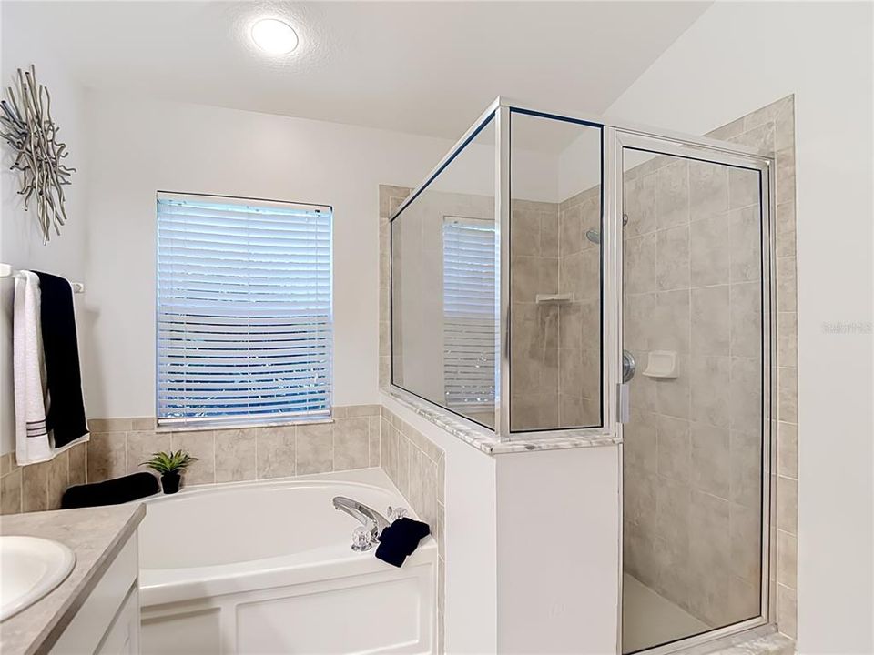 For Sale: $425,000 (4 beds, 2 baths, 2323 Square Feet)