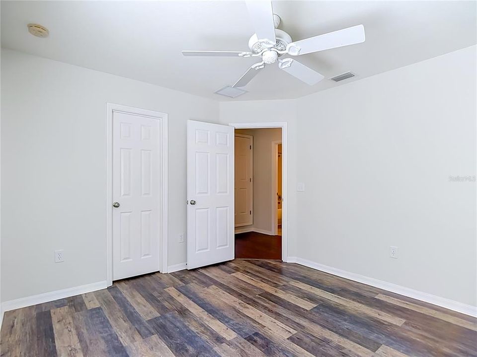 For Sale: $425,000 (4 beds, 2 baths, 2323 Square Feet)