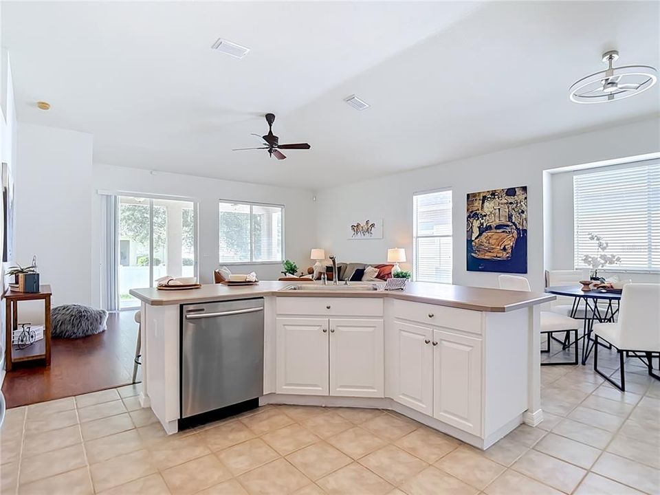 For Sale: $425,000 (4 beds, 2 baths, 2323 Square Feet)