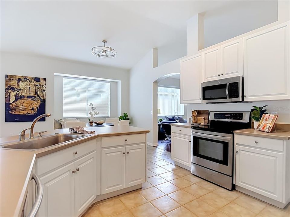 For Sale: $425,000 (4 beds, 2 baths, 2323 Square Feet)