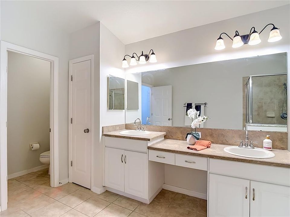For Sale: $425,000 (4 beds, 2 baths, 2323 Square Feet)