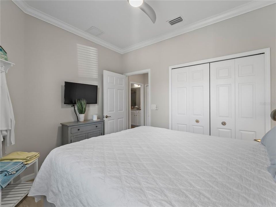 For Sale: $425,000 (2 beds, 2 baths, 1568 Square Feet)