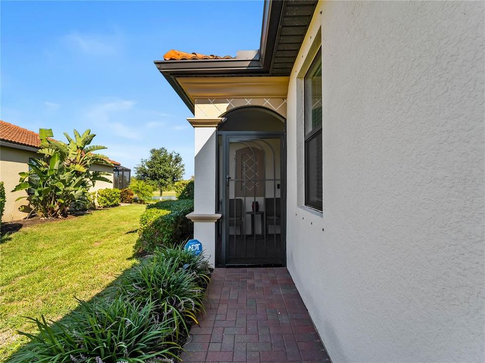 For Sale: $425,000 (2 beds, 2 baths, 1568 Square Feet)