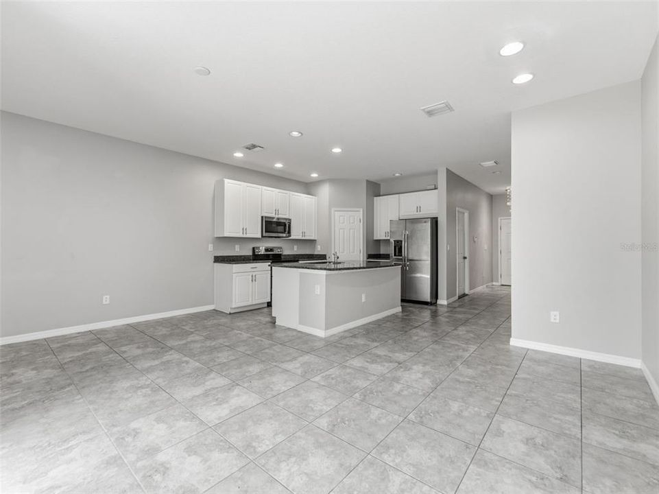 For Rent: $1,850 (3 beds, 2 baths, 1400 Square Feet)