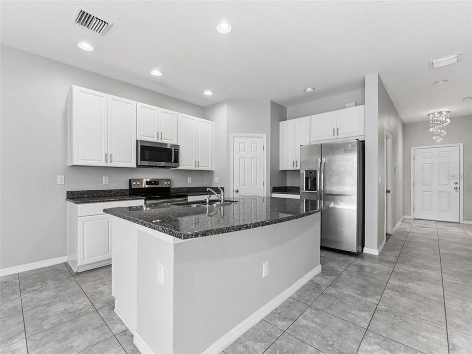 For Rent: $1,850 (3 beds, 2 baths, 1400 Square Feet)