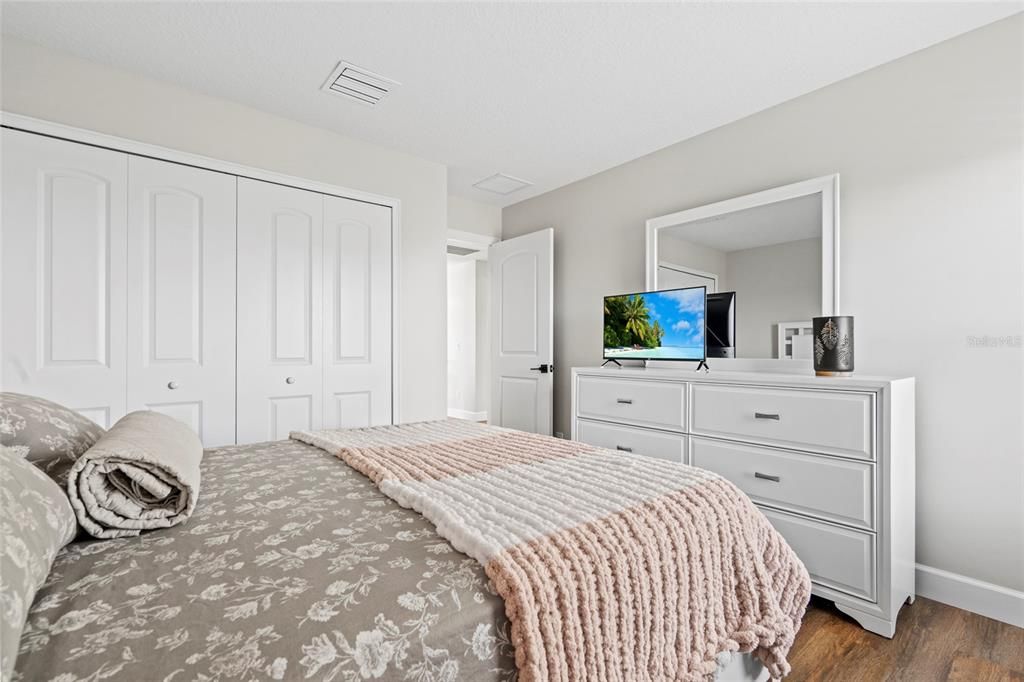 Active With Contract: $375,000 (3 beds, 2 baths, 1488 Square Feet)