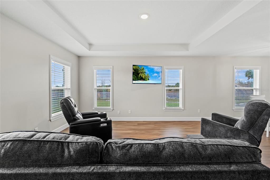 Active With Contract: $375,000 (3 beds, 2 baths, 1488 Square Feet)