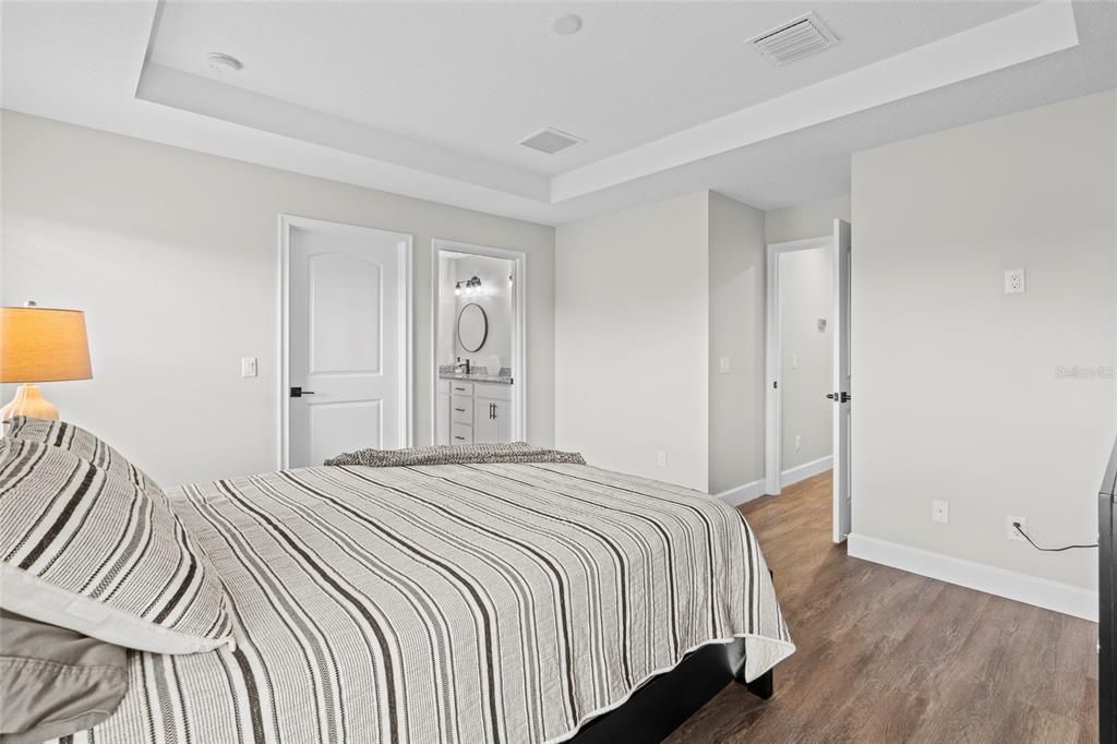 Active With Contract: $375,000 (3 beds, 2 baths, 1488 Square Feet)