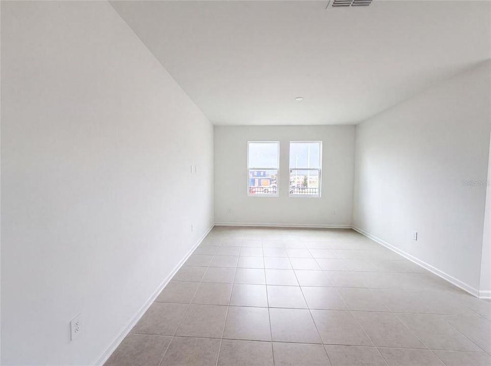 En Venta: $300,000 (3 camas, 2 baños, 1835 Pies cuadrados)