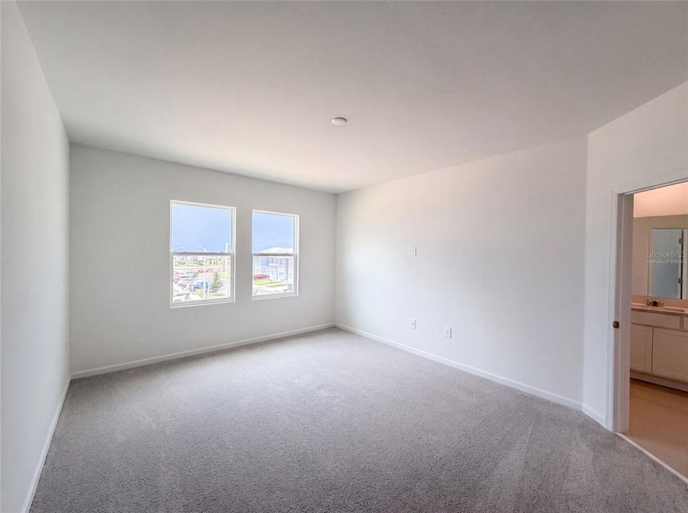 En Venta: $300,000 (3 camas, 2 baños, 1835 Pies cuadrados)