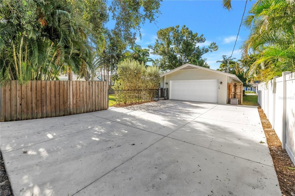 Active With Contract: $699,000 (3 beds, 2 baths, 1332 Square Feet)