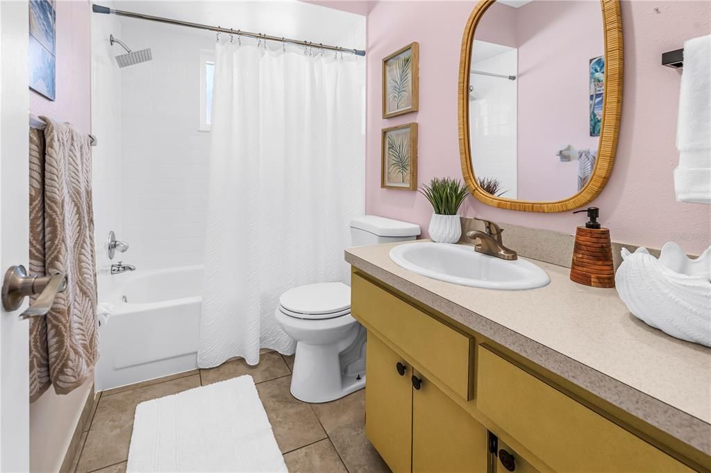 Active With Contract: $699,000 (3 beds, 2 baths, 1332 Square Feet)