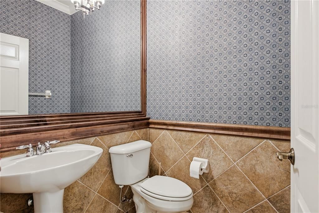 For Sale: $399,900 (3 beds, 2 baths, 1912 Square Feet)