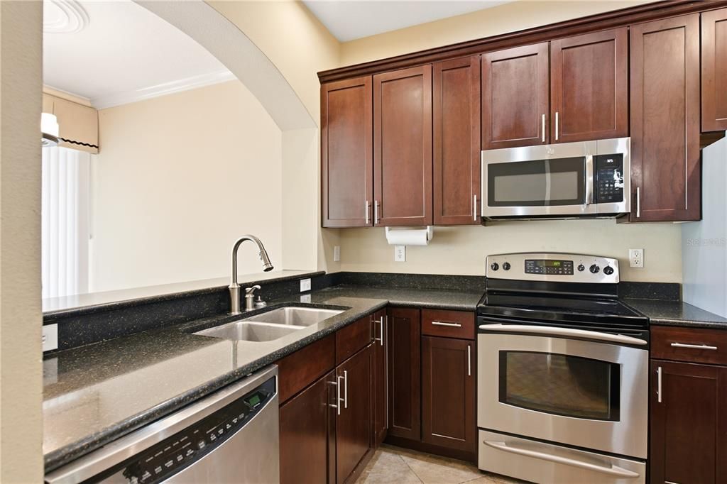 For Sale: $399,900 (3 beds, 2 baths, 1912 Square Feet)