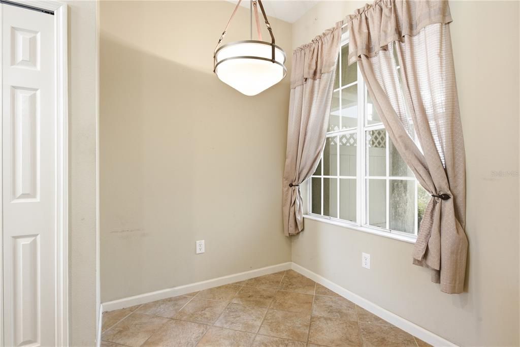 For Sale: $399,900 (3 beds, 2 baths, 1912 Square Feet)