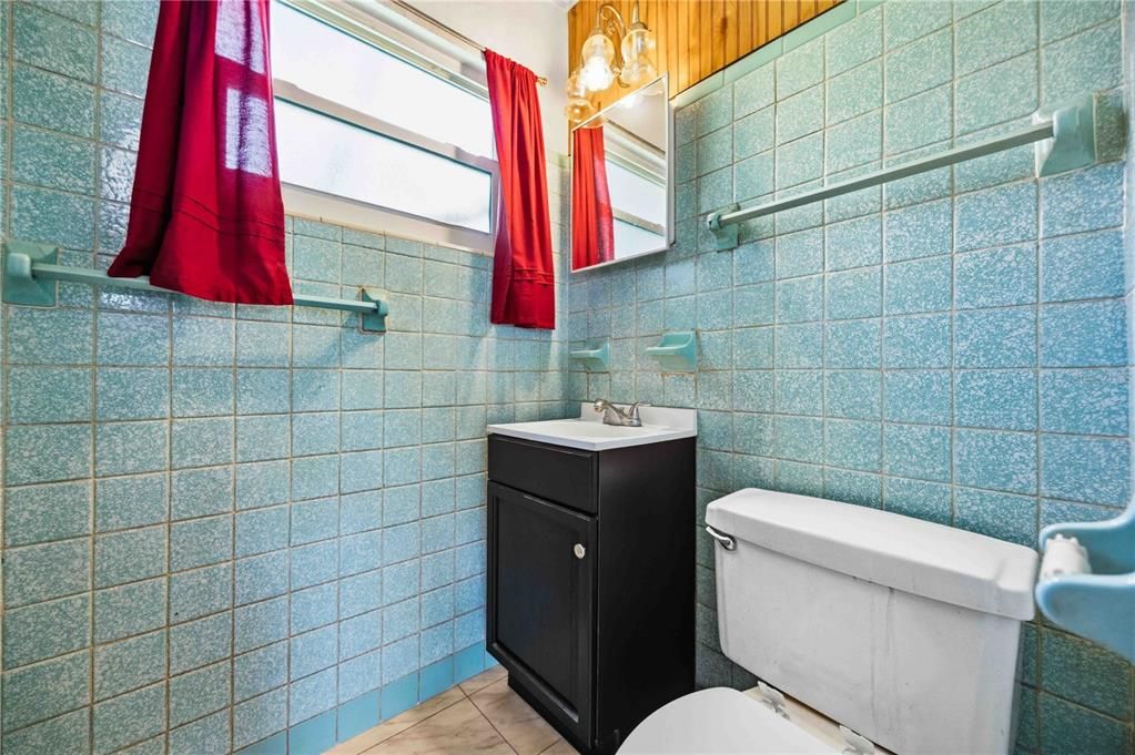 Под контрактом: $249,900 (2 спален, 2 ванн, 1055 Квадратных фут)