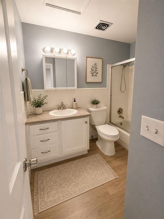 For Sale: $275,500 (4 beds, 2 baths, 1564 Square Feet)