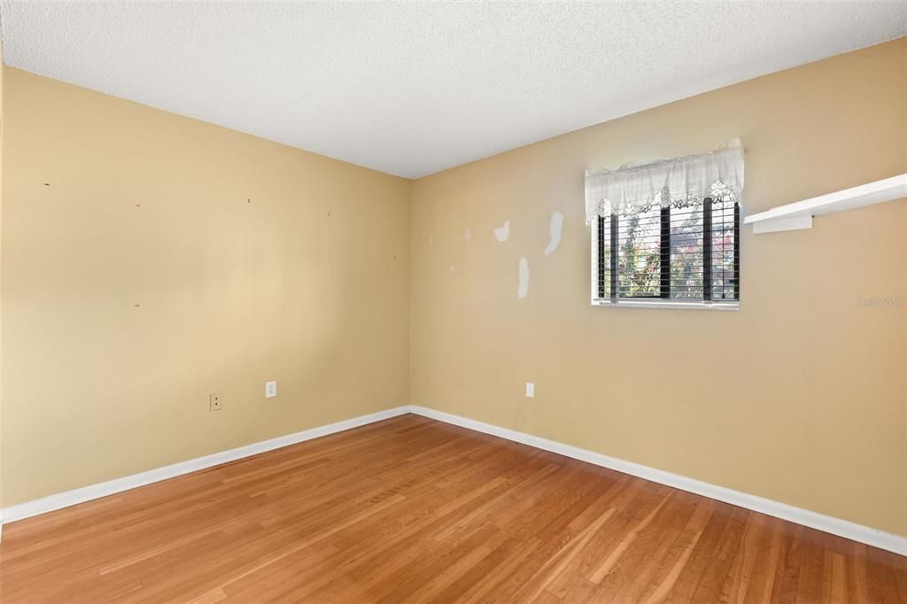 For Sale: $175,000 (2 beds, 2 baths, 1065 Square Feet)