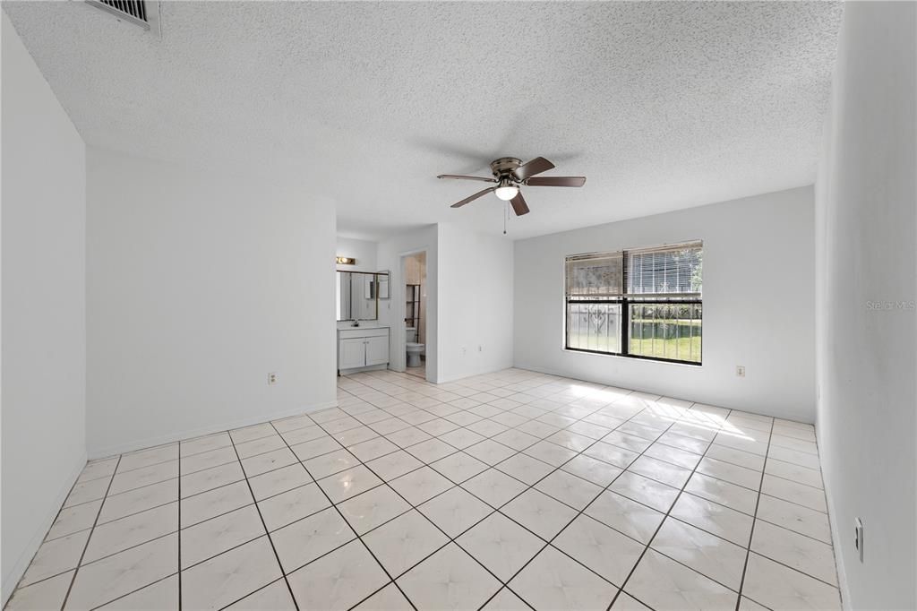 For Sale: $244,900 (3 beds, 2 baths, 1323 Square Feet)